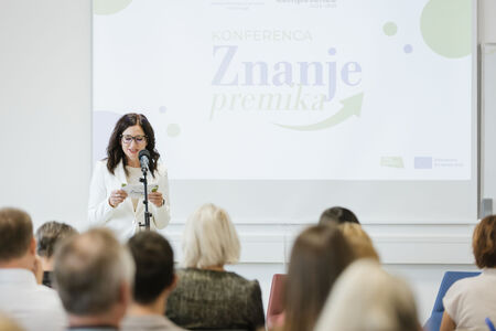 Znanje premika