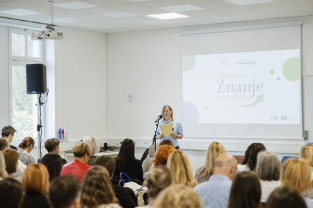 Znanje premika