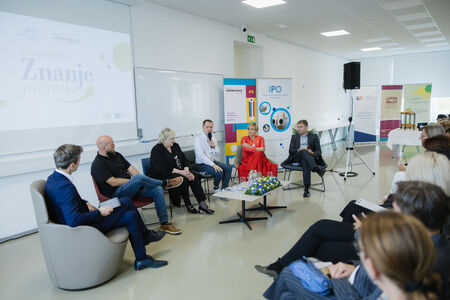 Znanje premika